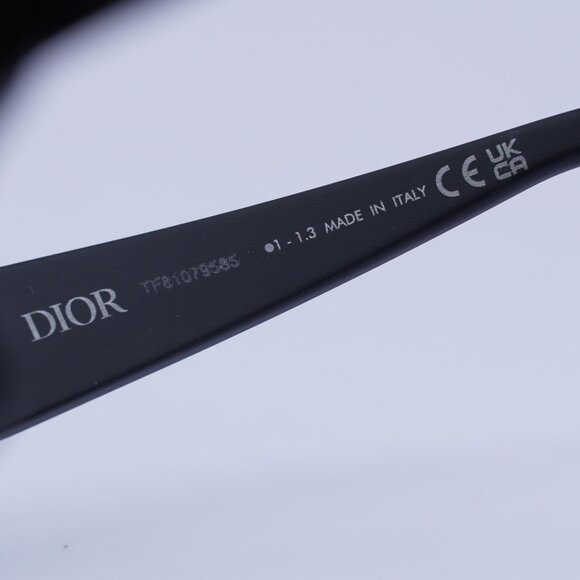 🕶️ New Dior DIORPACIFIC M1U 11A0 Sunglasses - Black Frame, Smoke Lenses - Picture 8 of 11